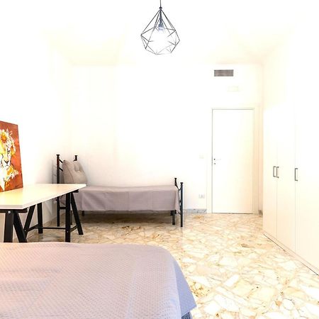 Andrea Da Bari Apartment Luaran gambar